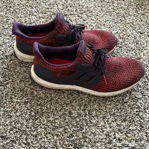 Red/Maroon Ultraboosts size 11. Used but in great condition.